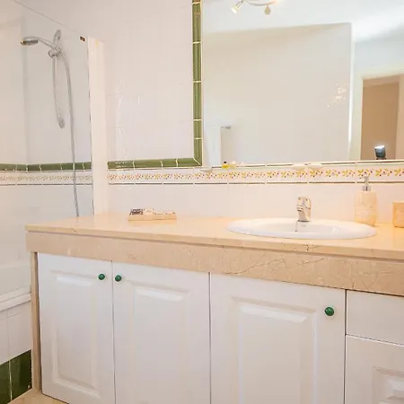 Gunilla 6 בית נופש *